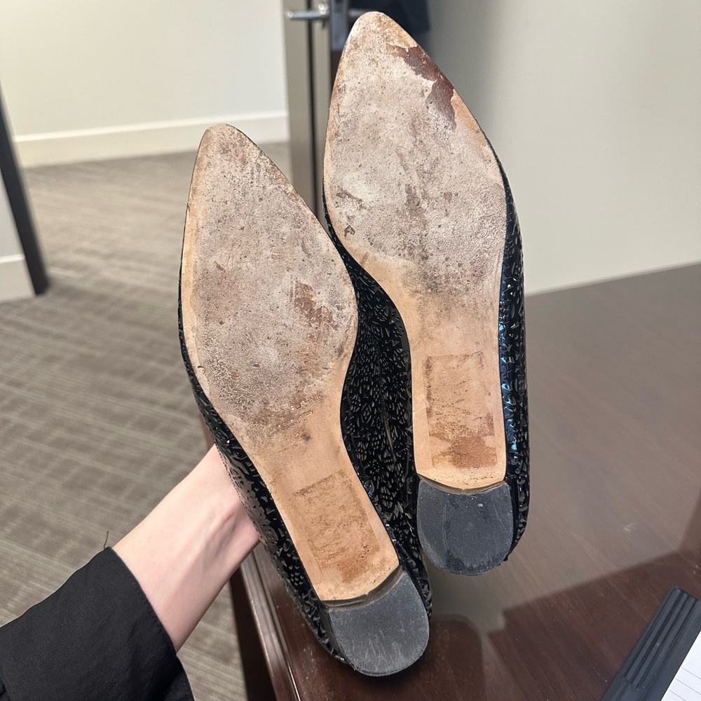 Manolo Blahnik laser-cut patent flats - Picture 6 of 10